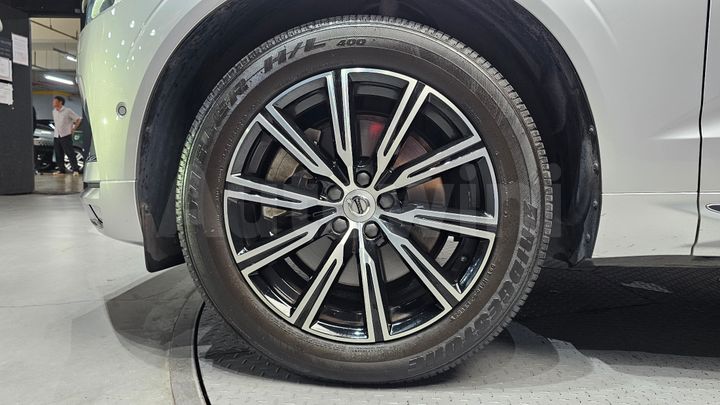 Volvo XC60 2020 — 5