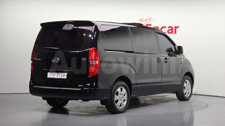 Hyundai Starex 2016 — 2