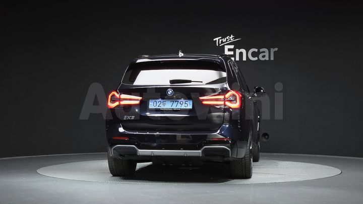 BMW iX3 2023 — 4