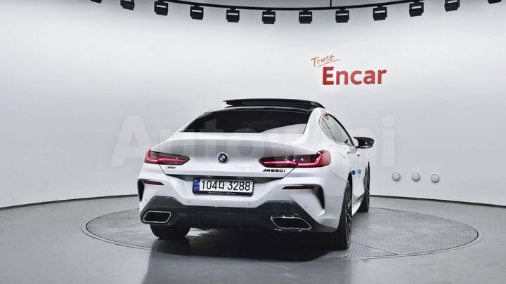 BMW 8 Series 2023 — 4