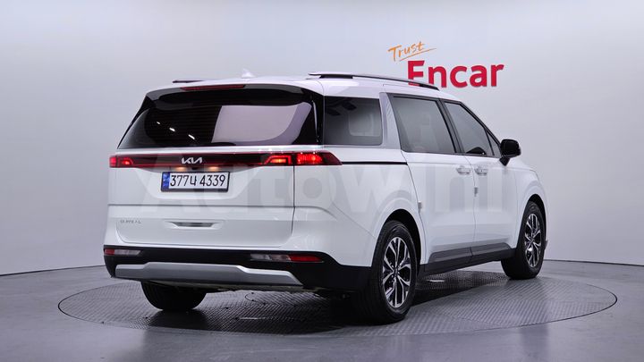 Kia Carnival 2023 — 2