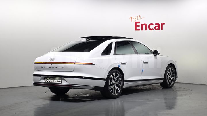 Hyundai Grandeur 2023 — 2