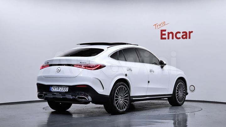 Mercedes Benz GLC Class 2024 — 2