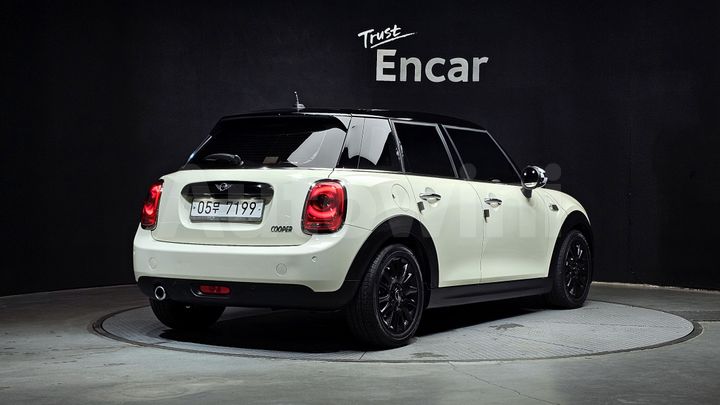 Mini Cooper 2017 — 2