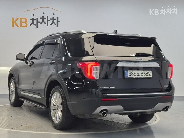 Ford Explorer 2021 — 2