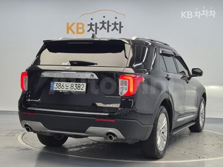 Ford Explorer 2021 — 3
