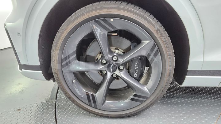 Genesis GV70 2025 — 5