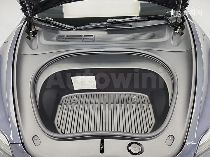 Tesla Model 3 2025 LRW3E7EK7SC475368 — 5