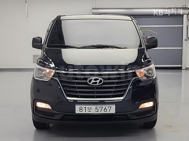 Hyundai Starex 2019 KMFWBX7KBKU096922 — 2