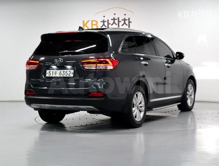 Kia Sorento 2015 KNAPS81ABFA043235 — 3