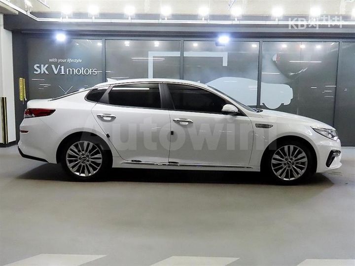 Kia K5 2019 KNAGW411BKA259698 — 3