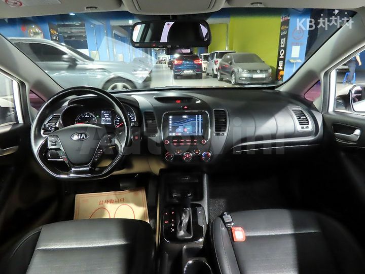 Kia K3 2018 KNAFK412BJA739013 — 5