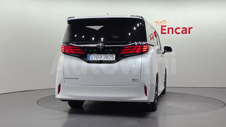 Toyota Alphard 2025 — 4