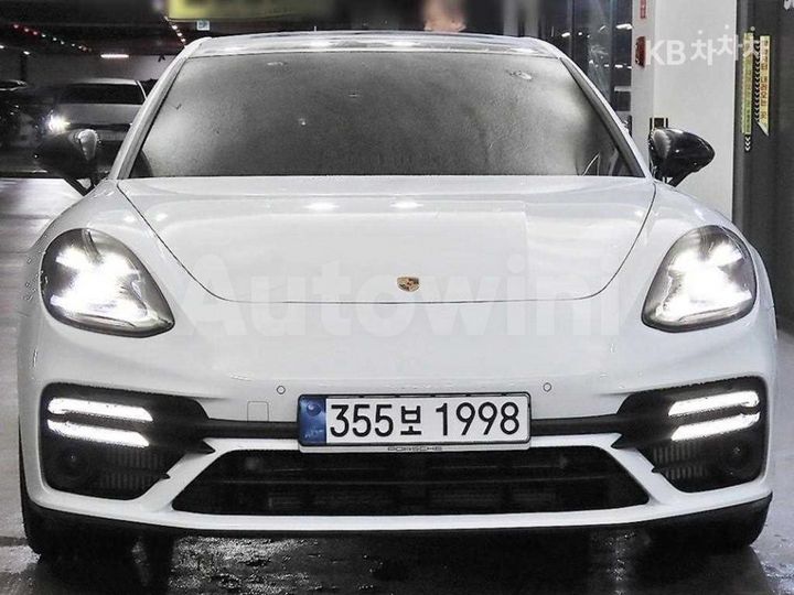 Porsche Panamera 2023 — 2