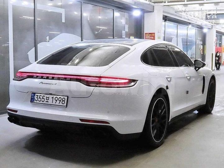 Porsche Panamera 2023 — 4