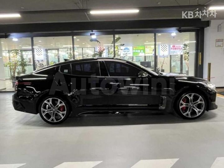 Kia Stinger 2019 KNAE351ADKS049965 — 3