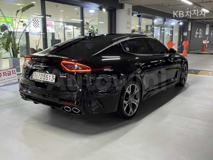 Kia Stinger 2019 KNAE351ADKS049965 — 4
