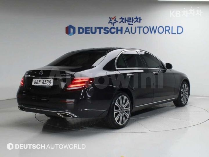 Mercedes-Benz E Class 2018 WDDZF6GB9JA391893 — 2