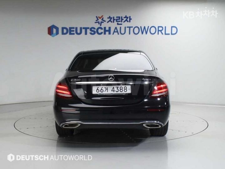 Mercedes-Benz E Class 2018 WDDZF6GB9JA391893 — 4