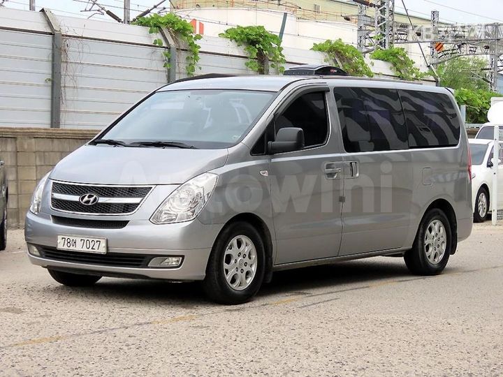 Hyundai Starex 2011 — 2