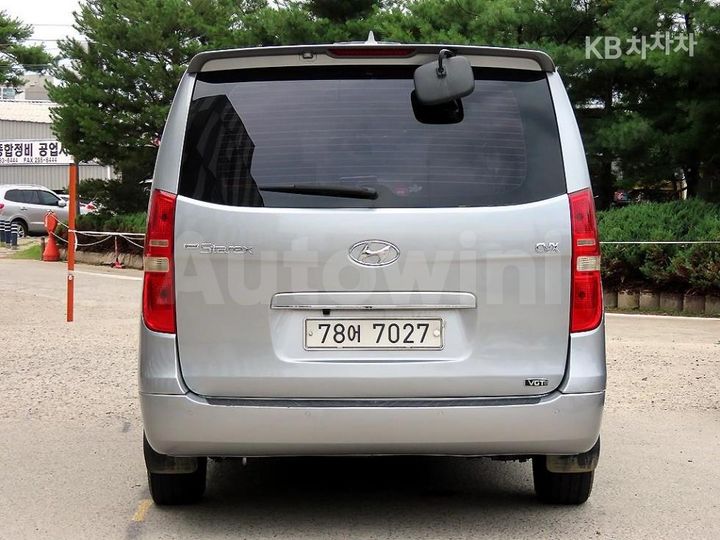 Hyundai Starex 2011 — 4