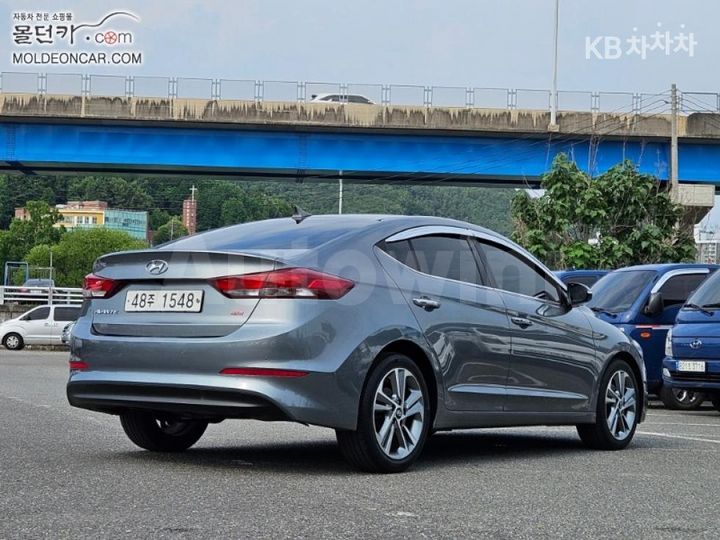 Hyundai Avante 2016 — 4