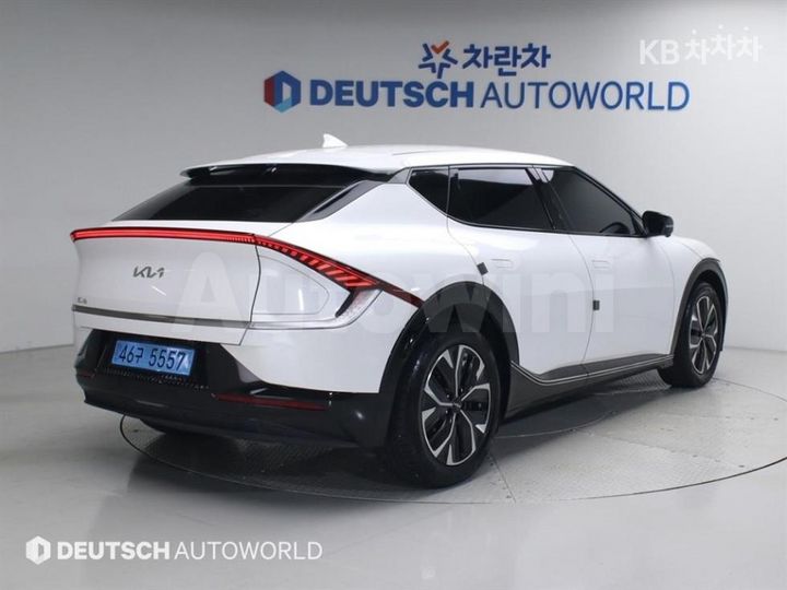 Kia EV6 2022 KNAC381AFNA054103 — 2
