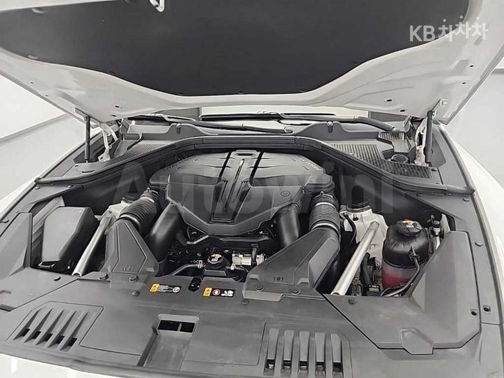 Genesis GV80 2024 KMTHC81CBRU185059 — 5