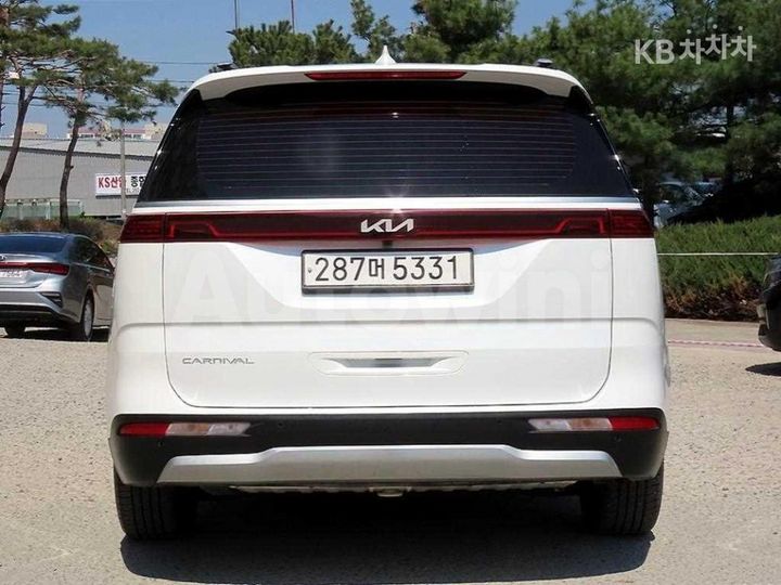 Kia Carnival 2022 KNANB81BBNS175482 — 4