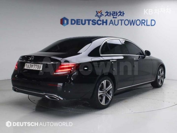 Mercedes-Benz E Class 2019 WDDZF0EB7KA627300 — 2