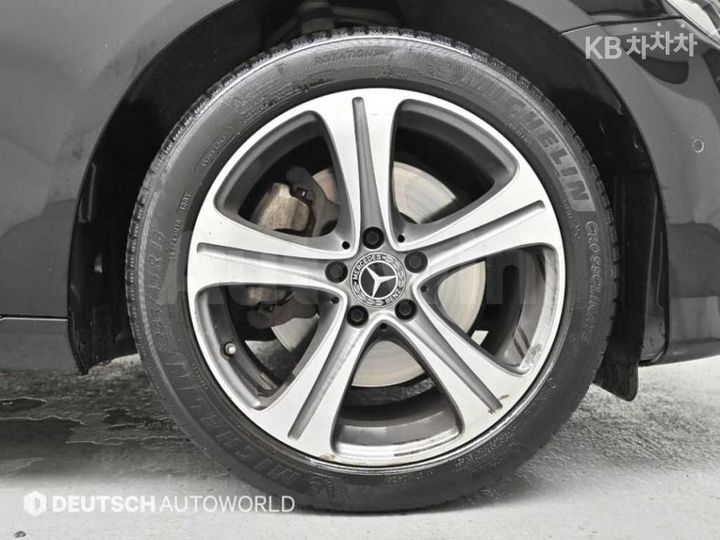 Mercedes-Benz E Class 2019 WDDZF0EB7KA627300 — 5