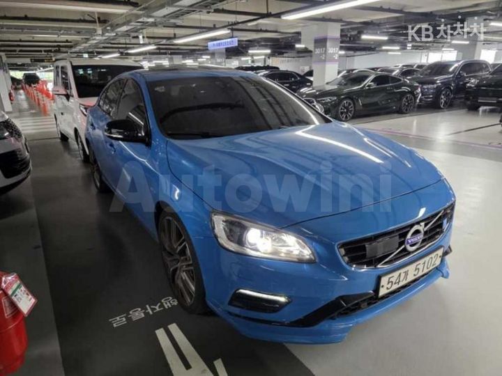 Volvo S60 2017 YV1FSA0MCH2432823 — 3