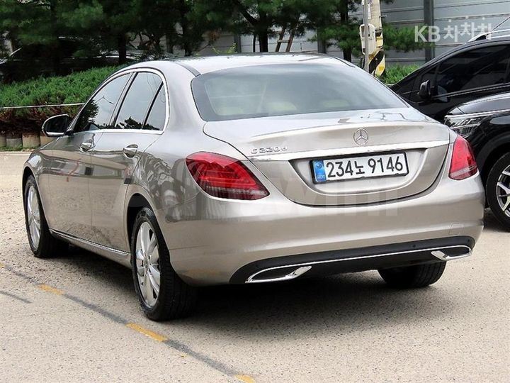 Mercedes-Benz C Class 2019 — 3