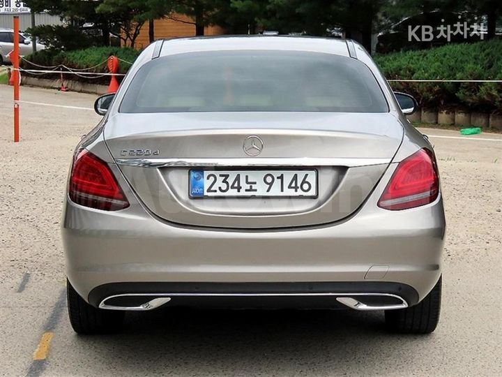 Mercedes-Benz C Class 2019 — 4