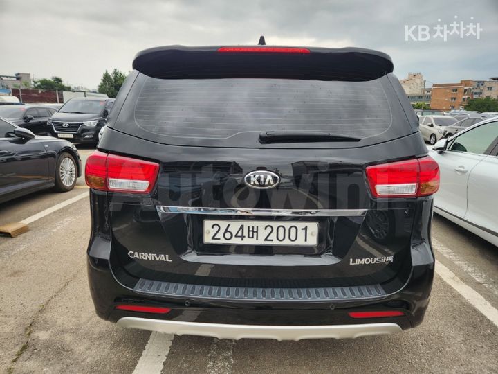 Kia Carnival 2016 KNAME81ABGS219657 — 4