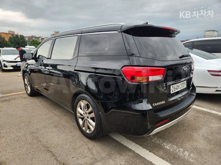 Kia Carnival 2016 KNAME81ABGS219657 — 5