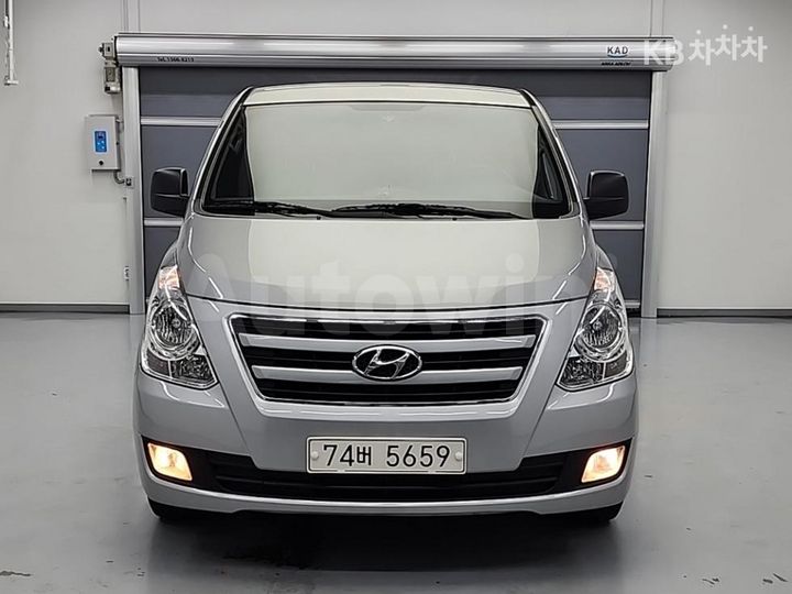 Hyundai Starex 2018 — 2