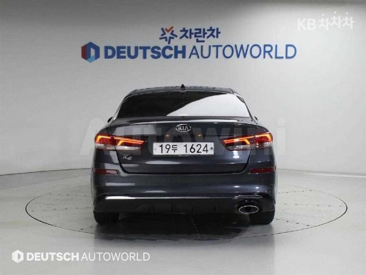 Kia K5 2019 KNAGT411BKA264249 — 4