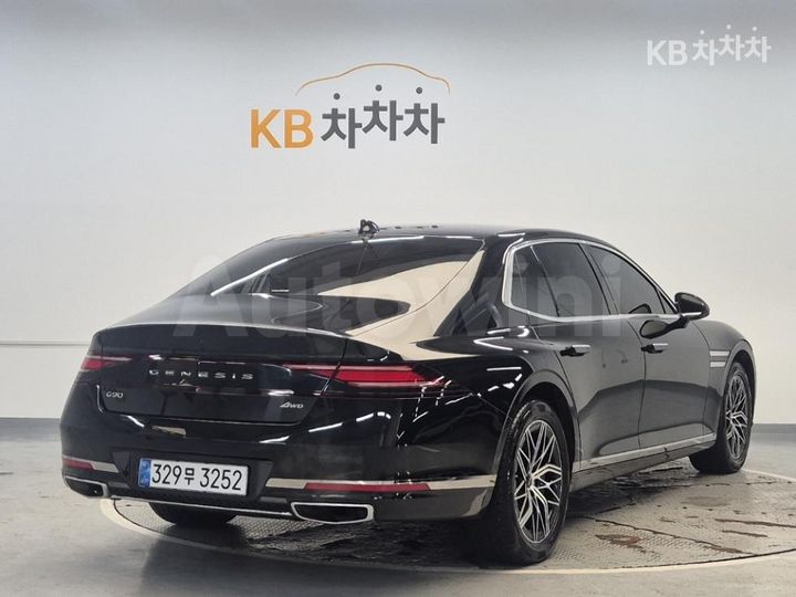 Genesis G90 2022 KMTFA41DDNU007208 — 3
