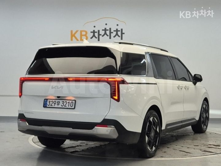 Kia Carnival 2024 KNANC813BRS411200 — 3