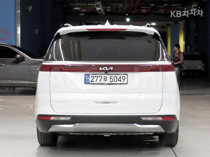 Kia Carnival 2023 KNANE813BPS293985 — 3