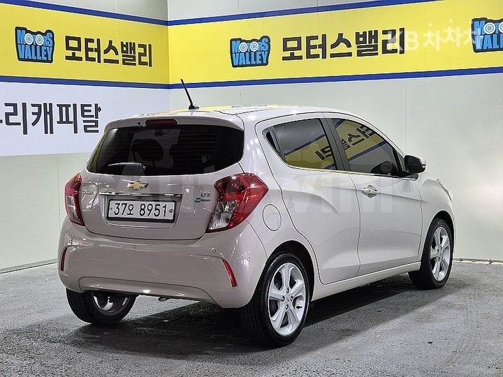 Chevrolet Spark 2018 KLYDC487DJC027793 — 5