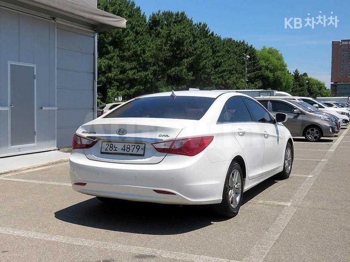 Hyundai Sonata 2013 KMHEB41ABDA560096 — 4