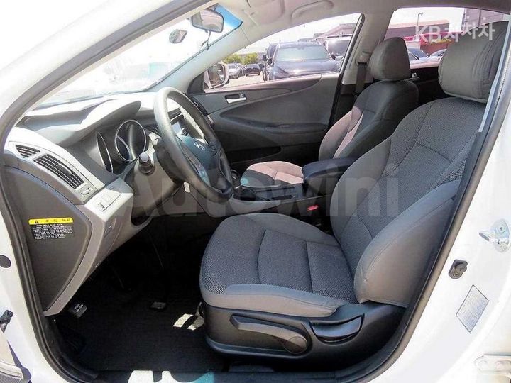 Hyundai Sonata 2013 KMHEB41ABDA560096 — 5