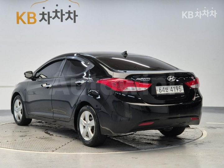 Hyundai Avante 2013 — 2
