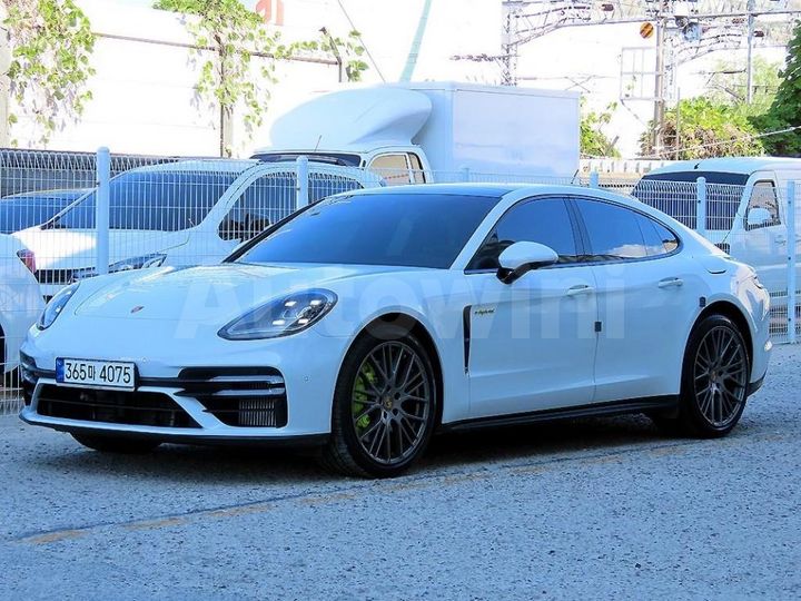 Porsche Panamera 2023 — 2