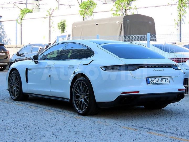 Porsche Panamera 2023 — 3