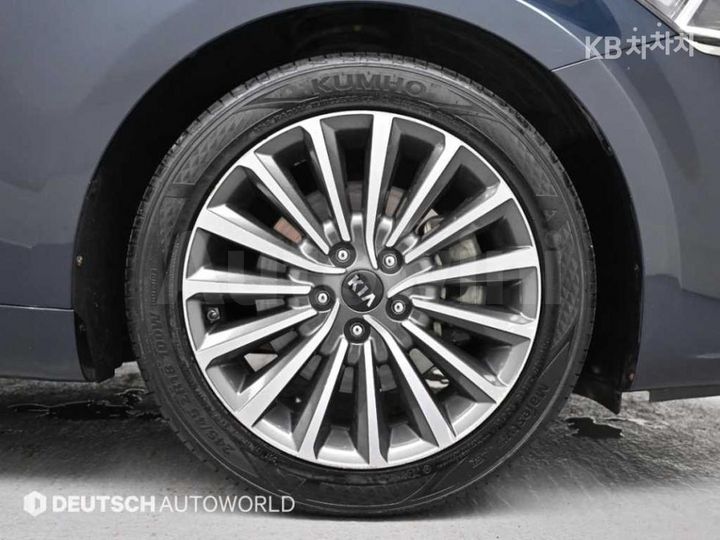 Kia K7 2018 KNALB415BJA144296 — 5