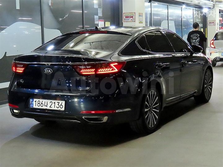 Kia K7 2017 KNALB415BHA088898 — 4