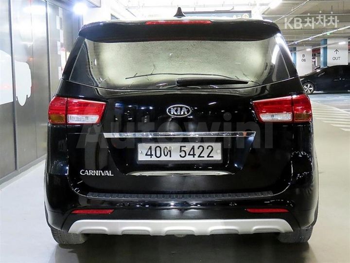 Kia Carnival 2015 — 5